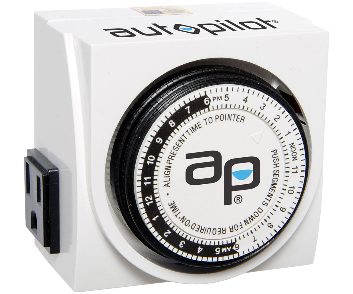 AutoPilot Dual-Outlet Analog Timer