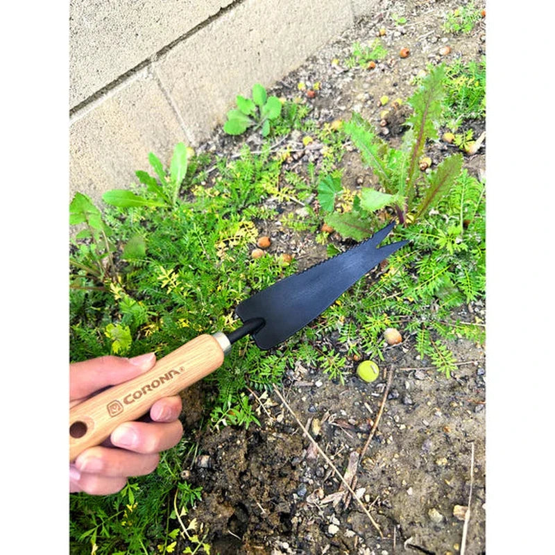 Corona Classic Wooden Handle Weeder